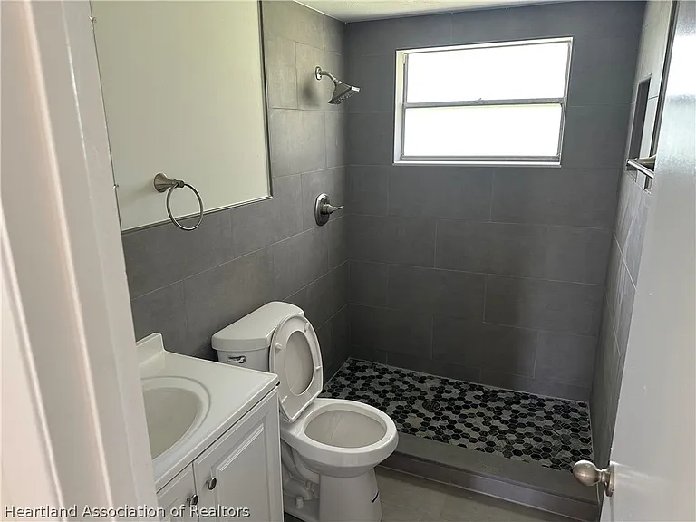 1834 Koy Dr — Photo 10