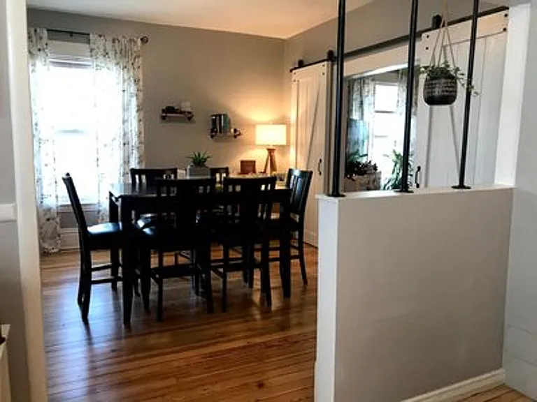 322 Diamond Ave NE — Photo 10