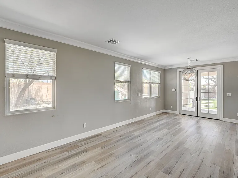 9610 Hawk Cliff Ave12_06012026
