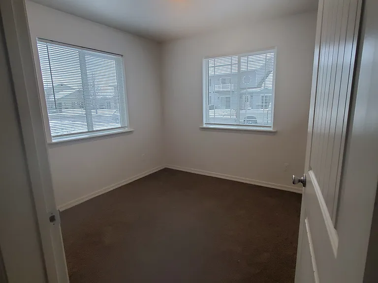 16 Diane Rd #D — Photo 4