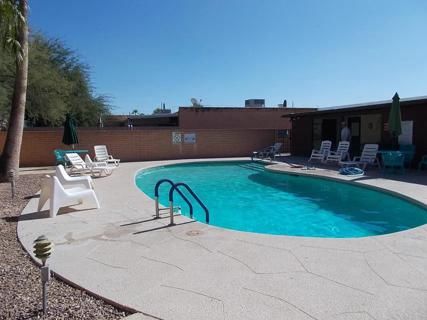 $1300, Oracle and Orange Grove-2br 2ba — Photo 3