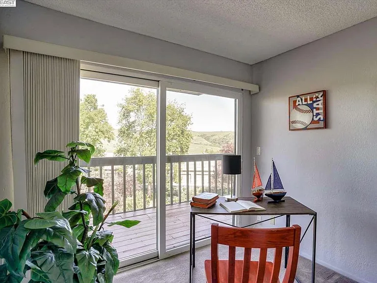 311 Vista Heights Rd — Photo 10