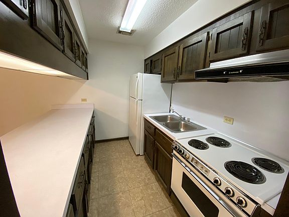 3rd image of 1840 Badt St