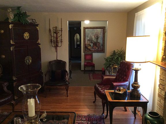 3rd image of 107 Freedom Ct