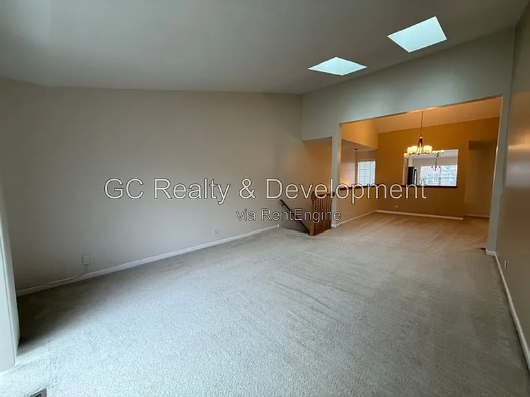 110 Allerton Dr — Photo 6
