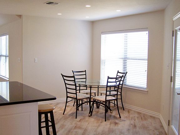 4th image of 1725 Shoal Creek Dr
