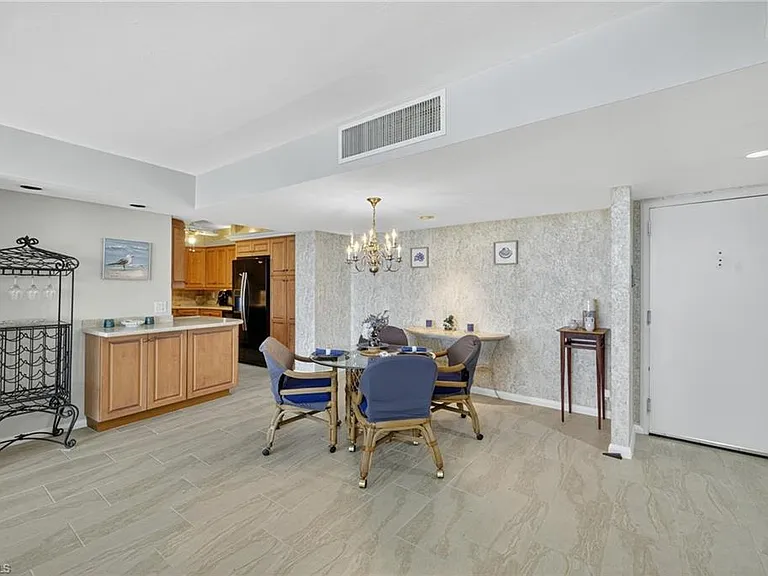 4001 Gulf Shore Blvd N #303 — Photo 9