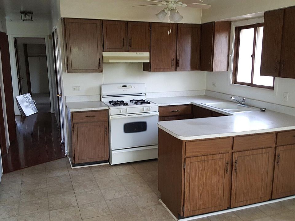 2nd image of 494 Jeffery Ave APT 3