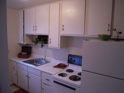 3rd image of 3534 N Pennsylvania St APT A2