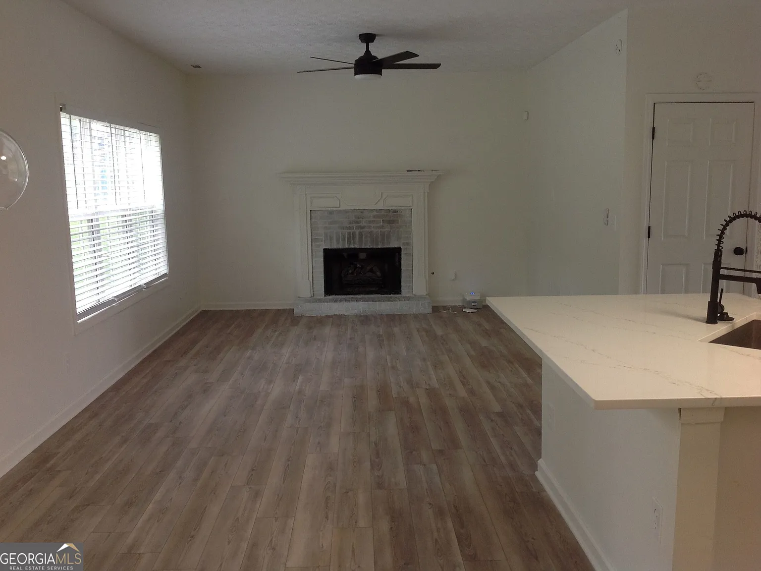 5 bed, 3.0 bath, 2549 sqft, $2,200 — Photo 3