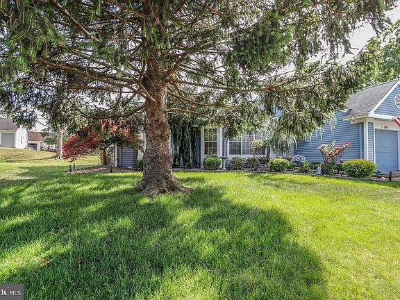 2nd image of 1033A Thornbury Ln