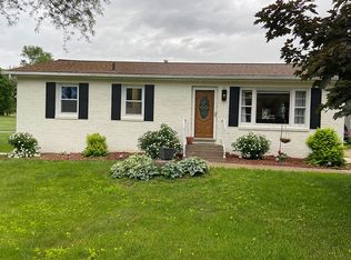 625 S 18th St, Clinton, IA 52732