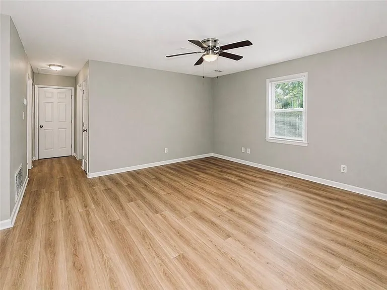 4311 E Paulding Dr — Photo 6