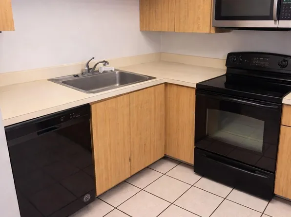 103 Royal Park Drive #2c, Oakland Park, FL 33309