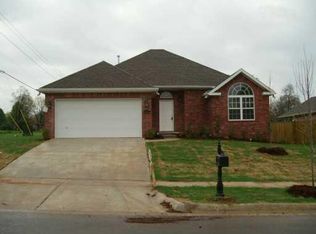 3435 Clearwood Dr, Fayetteville, AR 72704