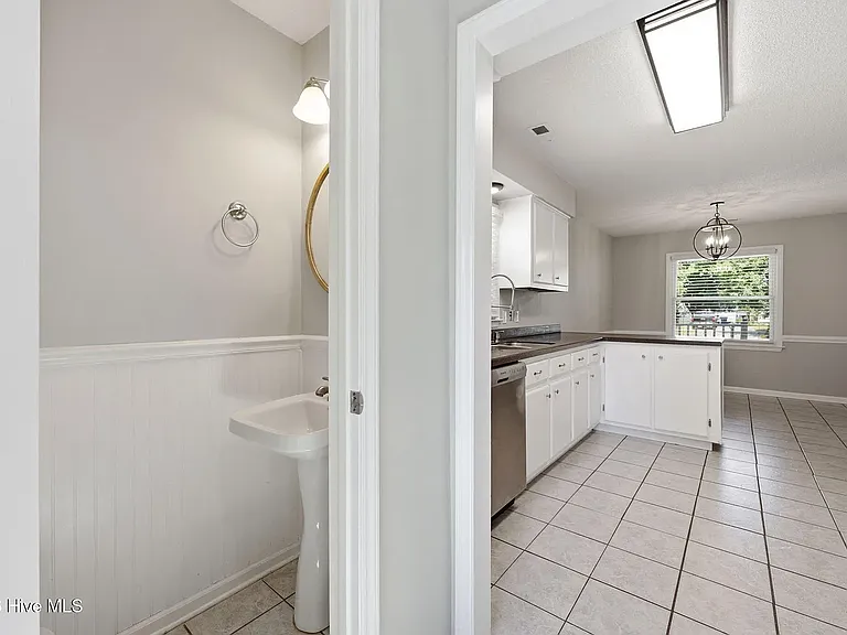 2117 Canyon Dr — Photo 28