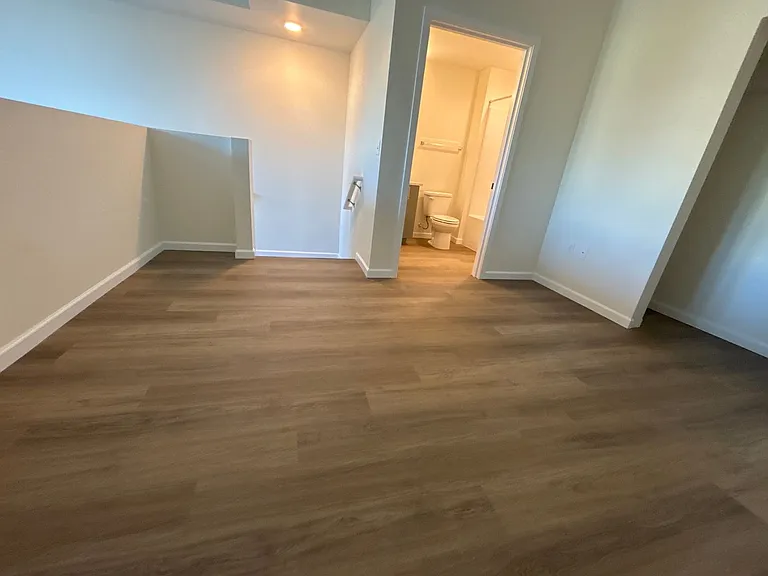 401 UNION — Photo 184