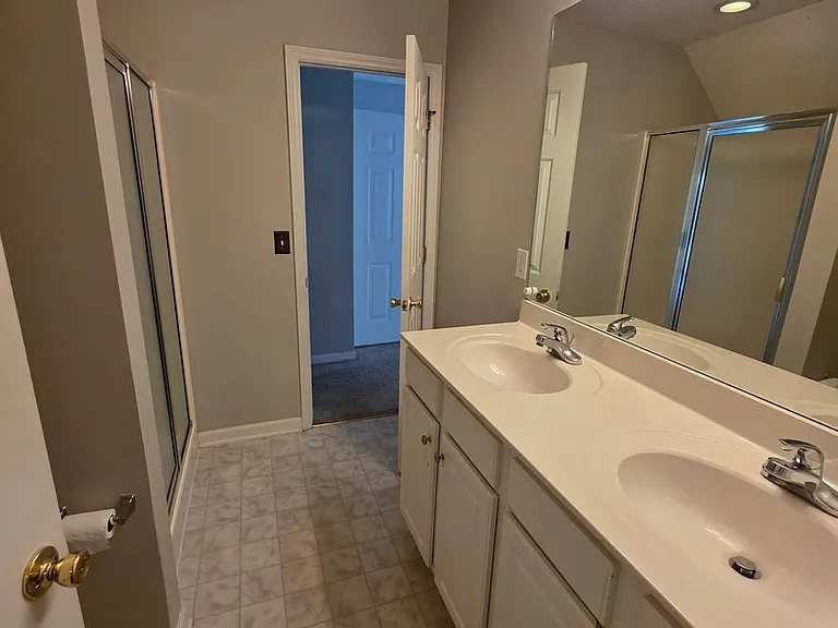 5028 Bartholomews Ln — Photo 12