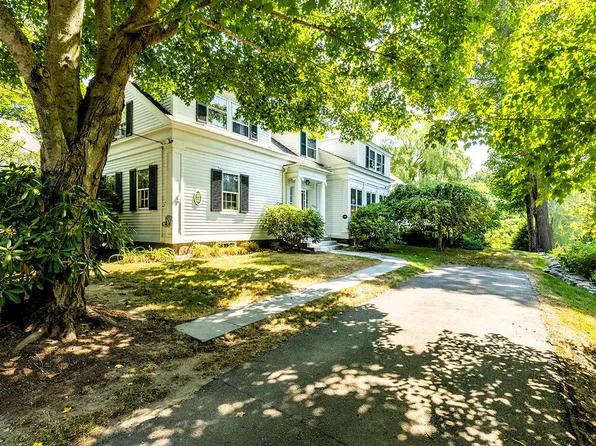 27 High Street, Camden, ME 04843