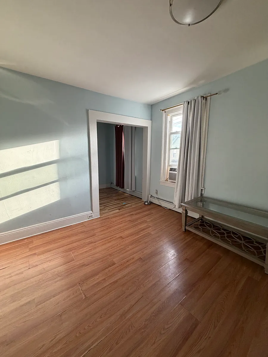 Building Photo - 307 N 5th St #2