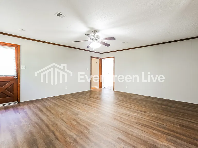 943 Mike Cir — Photo 4