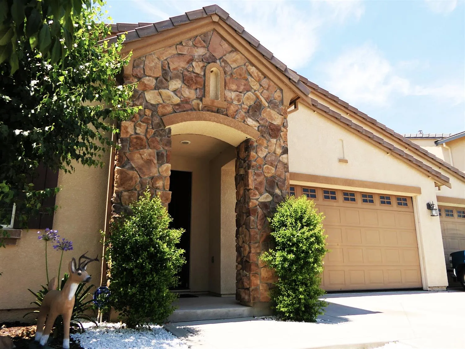 2805 Espana Ln photo 1