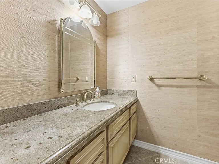 19511 Rosita St — Photo 27