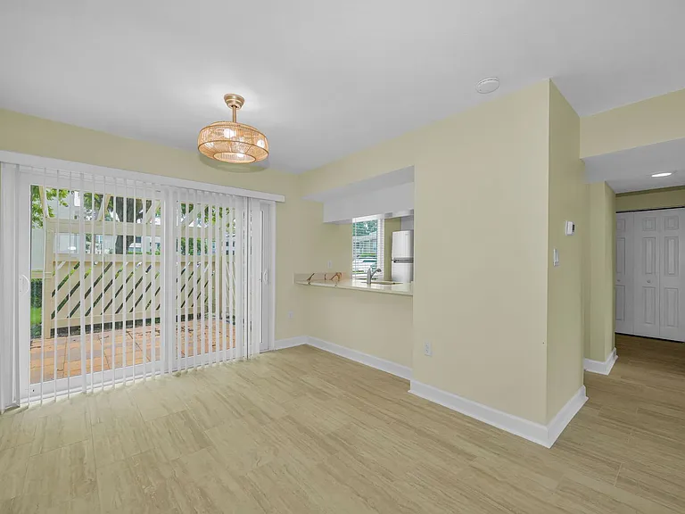 645 Windrush Bay Dr — Photo 13