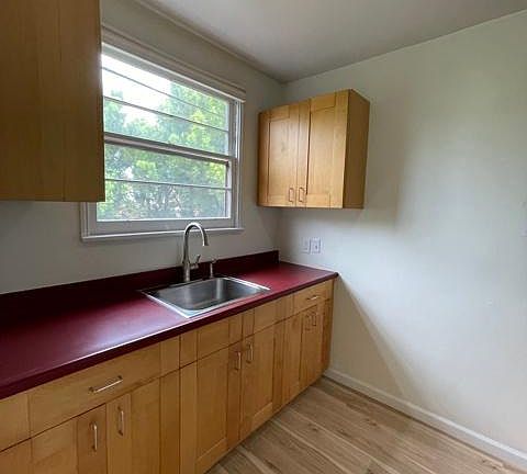 5th image of 4425 Florida St