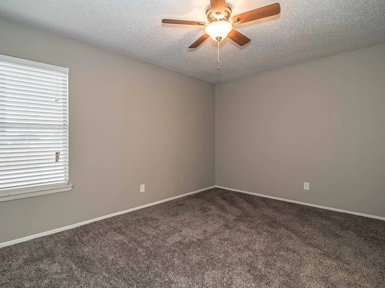 Verano Oaks Apartments — Photo 3