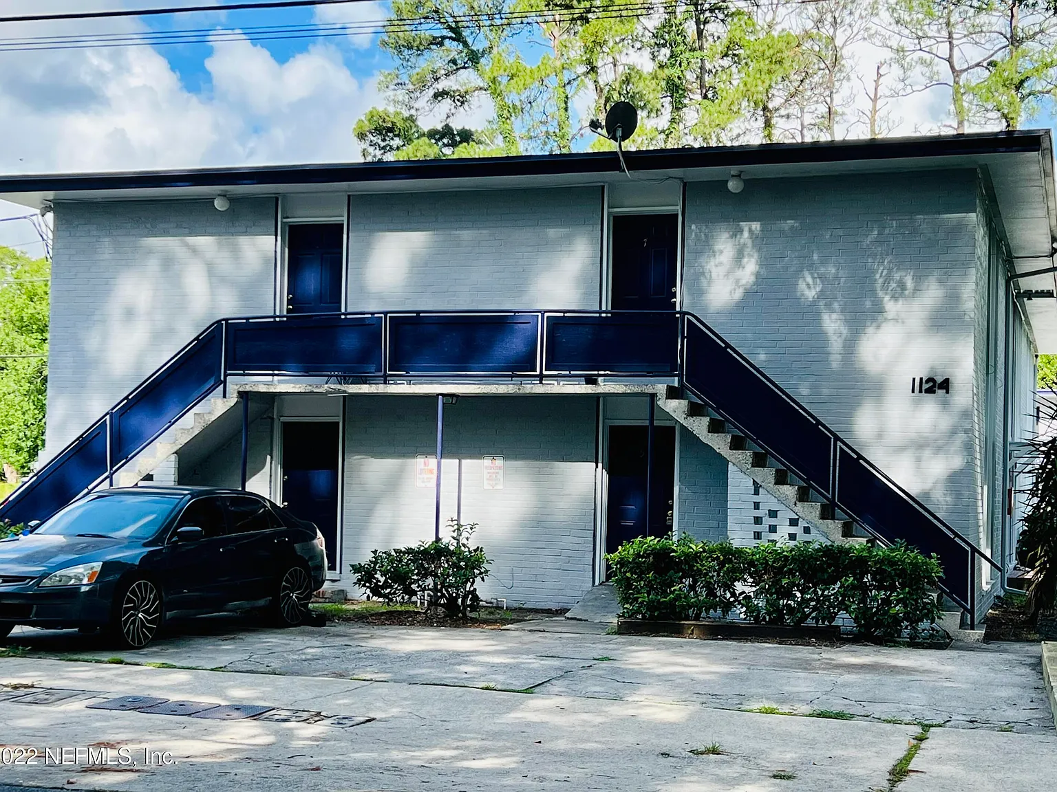 2 bed, 1.0 bath, 900 sqft, $1,025 — Photo 1