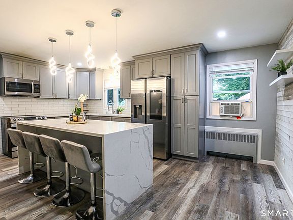 4th image of 501 Paddock Avenue