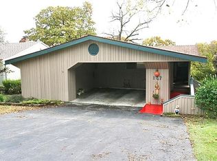 137 Terrace Trl W, Lenexa, KS 66217