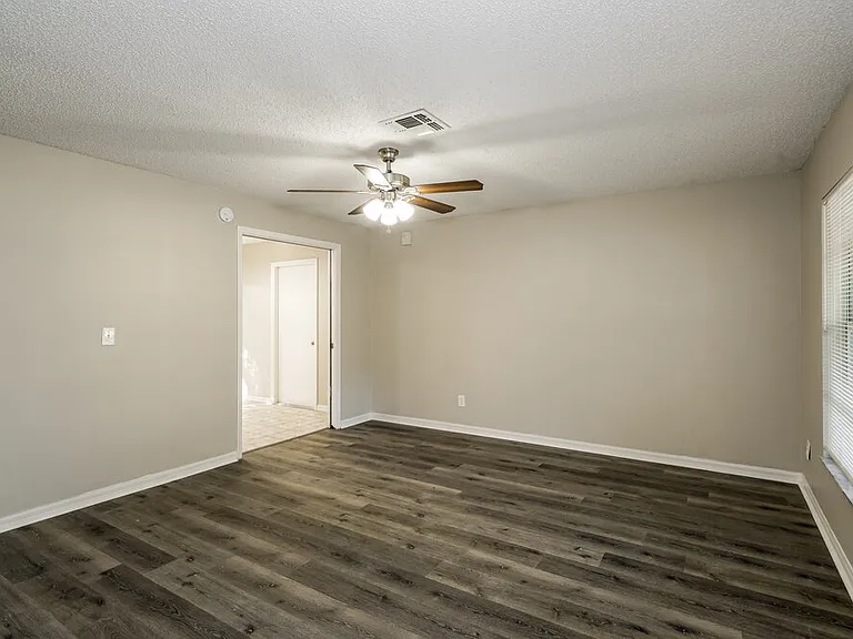37340 Carter Ave — Photo 3