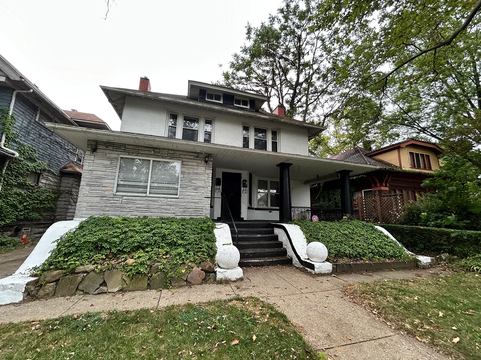 5 bed, 2000 sqft, $1,790 — Photo 1