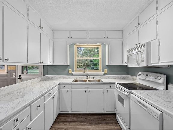 4th image of 113 Green Valley Rd
