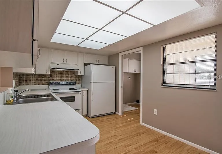 2415 Bayshore Gardens Pkwy #7 — Photo 7