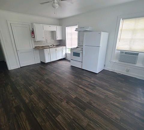 3rd image of 307 E College St #B