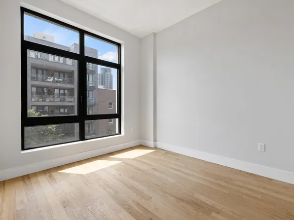 150 Eagle Street image 1 of 18