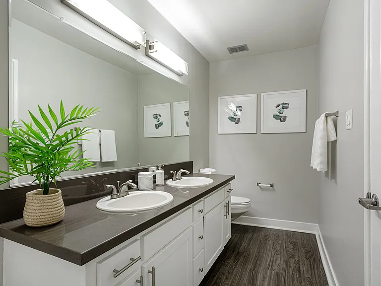 415 Gayley Ave — Photo 12