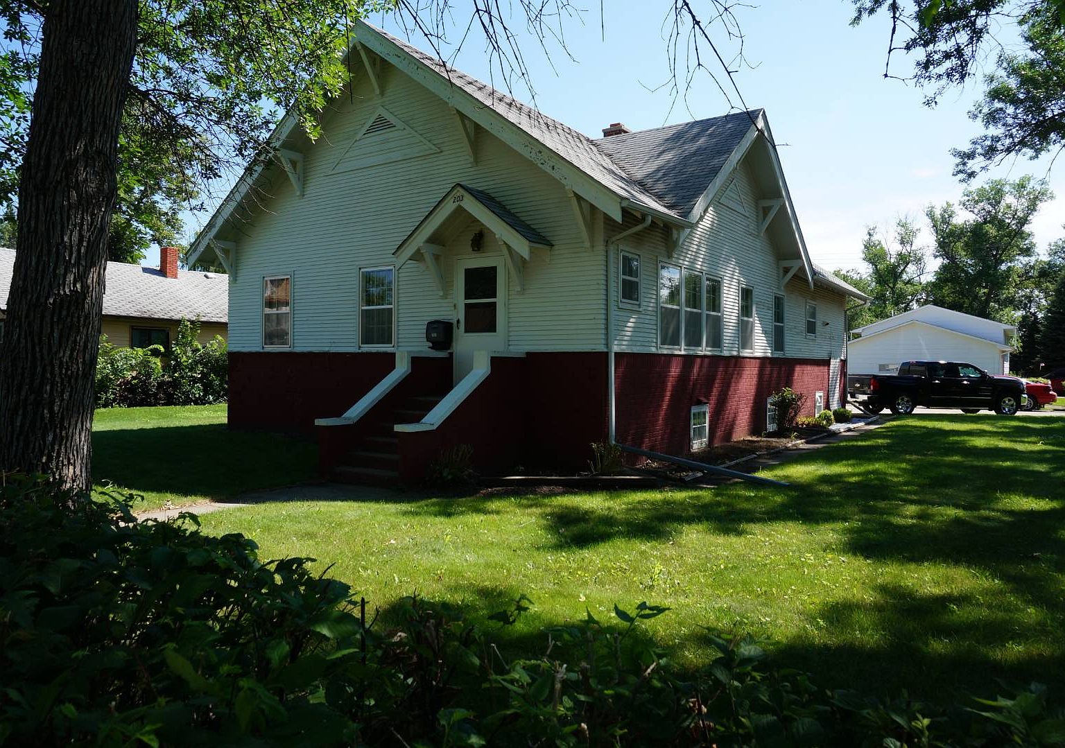 203 6th Ave E, Sisseton, SD 57262 Zillow