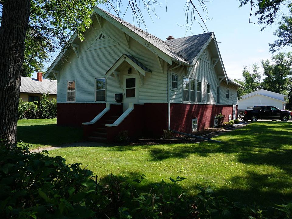 203 6th Ave E, Sisseton, SD 57262 Zillow