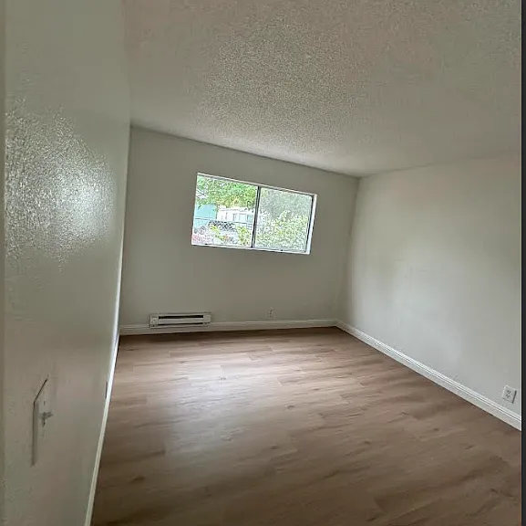 15 Royale Ave — Photo 14