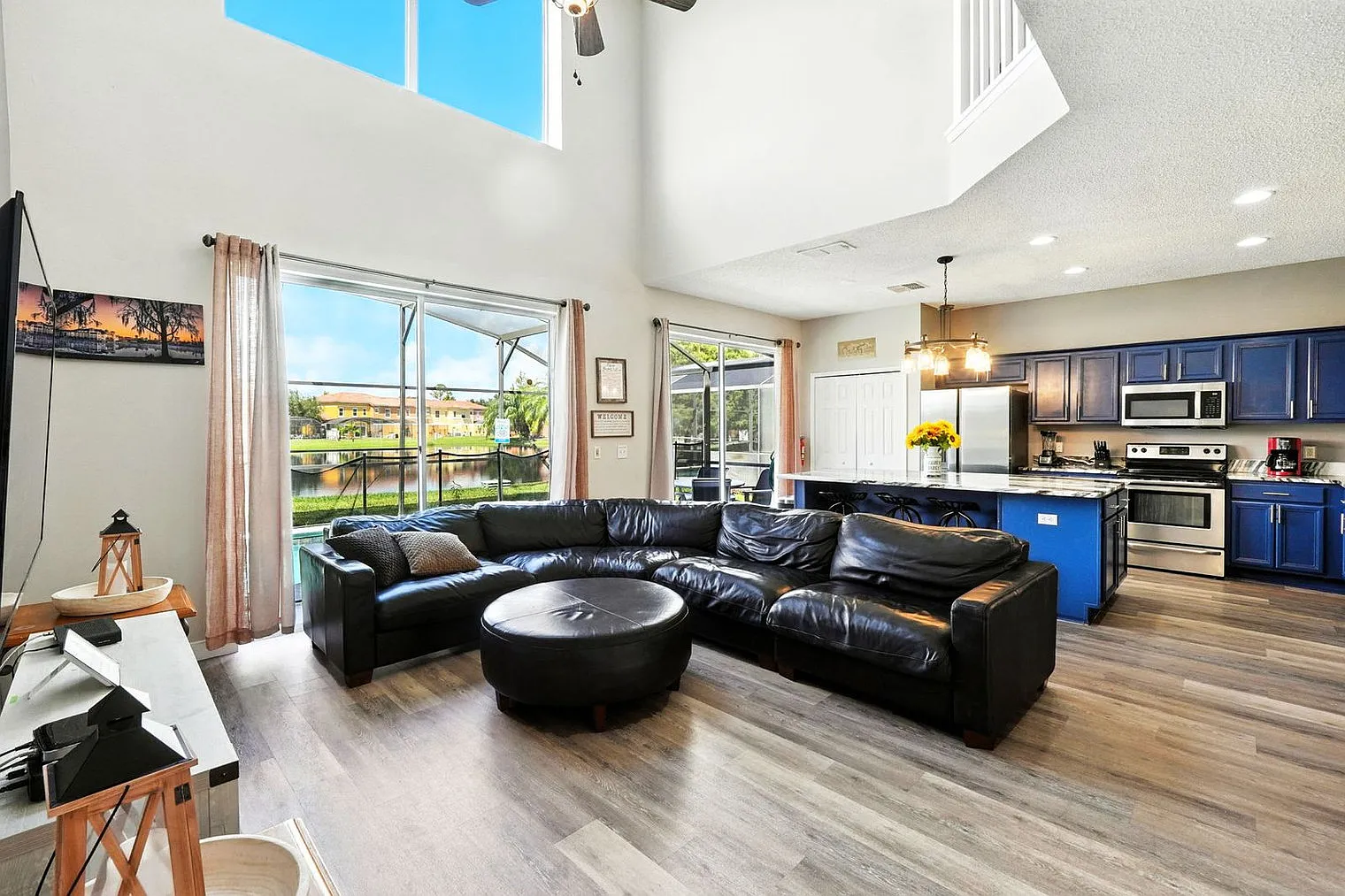 7 bed, 4.0 bath, 2841 sqft, $5,815 — Photo 3