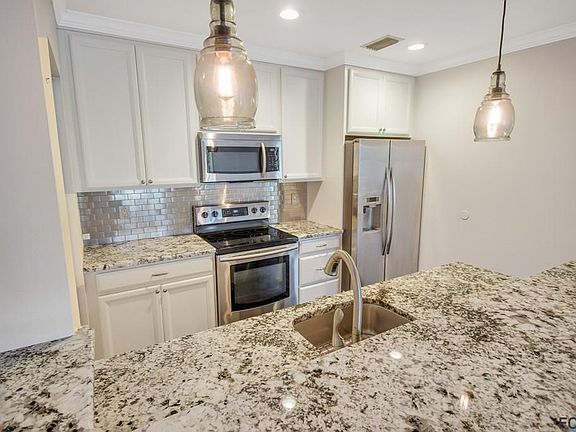 5th image of 200 Marina Bay Dr Unit 206