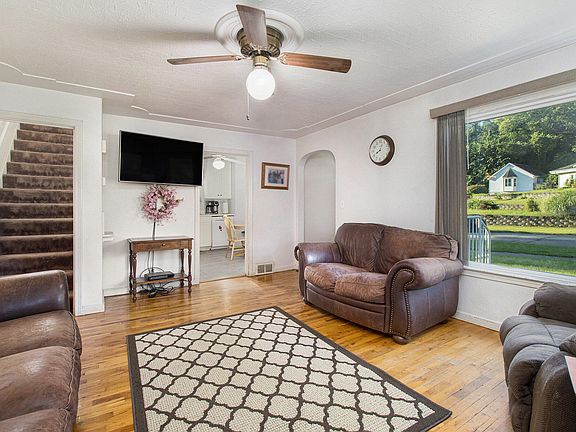 3rd image of 46 Brizse Ave