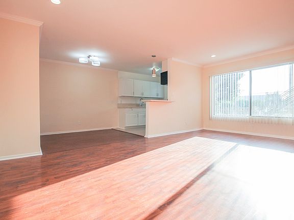 2nd image of 1718 S Bundy Dr APT 1