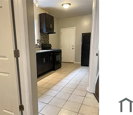 3 bed, $1,400 — Photo 4