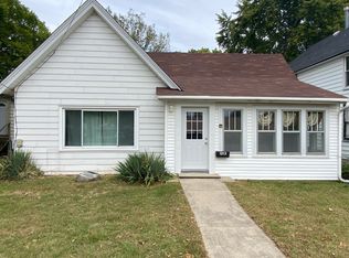 1213 W 7th St, Dixon, IL 61021