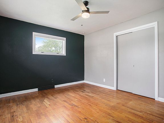 4th image of 120 Pepperidge Ln